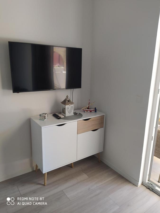 Apartmani Ana Вир Екстериор снимка