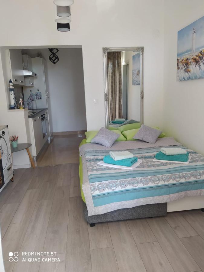 Apartmani Ana Вир Екстериор снимка