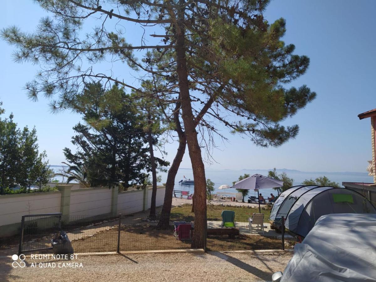 Apartmani Ana Вир Екстериор снимка